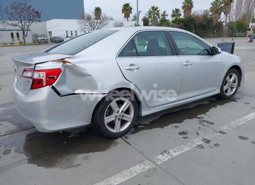 Photo 4 of 2014 Toyota Camry SE (VIN 4T1BF1FK5EU857898)