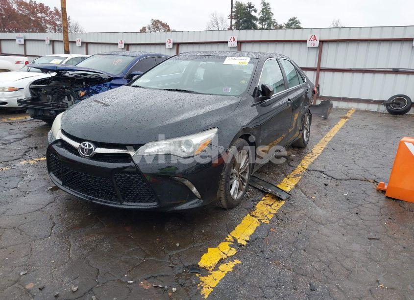 Photo 2 of 2015 Toyota Camry SE (VIN 4T1BF1FK5FU013748)