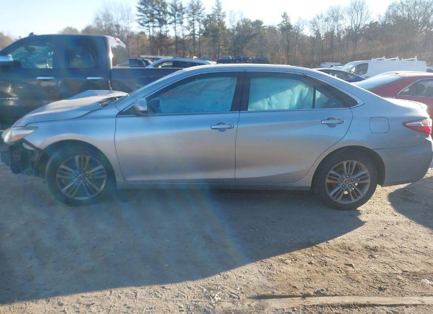 Photo 13 of 2015 Toyota Camry SE (VIN 4T1BF1FK5FU014186)