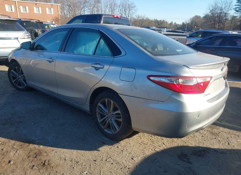 Photo 3 of 2015 Toyota Camry SE (VIN 4T1BF1FK5FU014186)