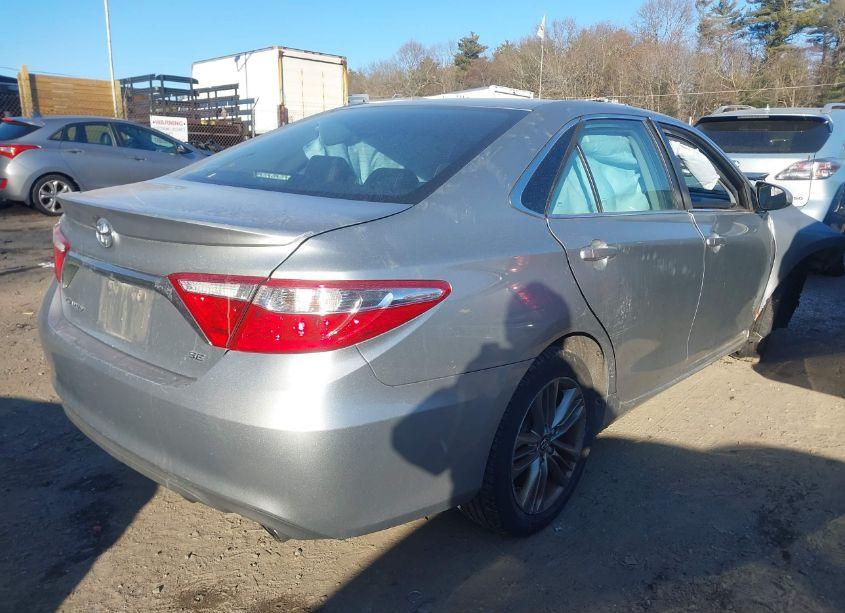 Photo 4 of 2015 Toyota Camry SE (VIN 4T1BF1FK5FU014186)