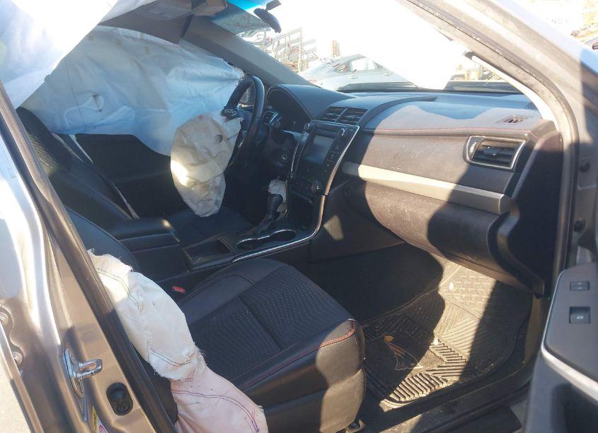 Photo 5 of 2015 Toyota Camry SE (VIN 4T1BF1FK5FU014186)