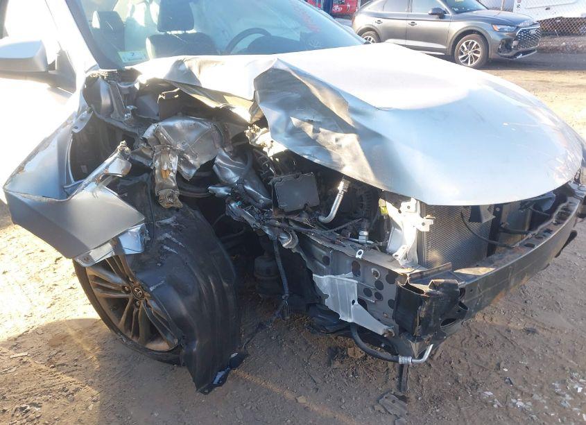 Photo 6 of 2015 Toyota Camry SE (VIN 4T1BF1FK5FU014186)