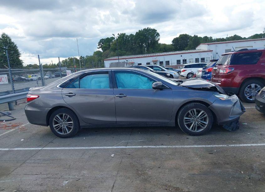 Photo 13 of 2015 Toyota Camry SE (VIN 4T1BF1FK5FU031148)