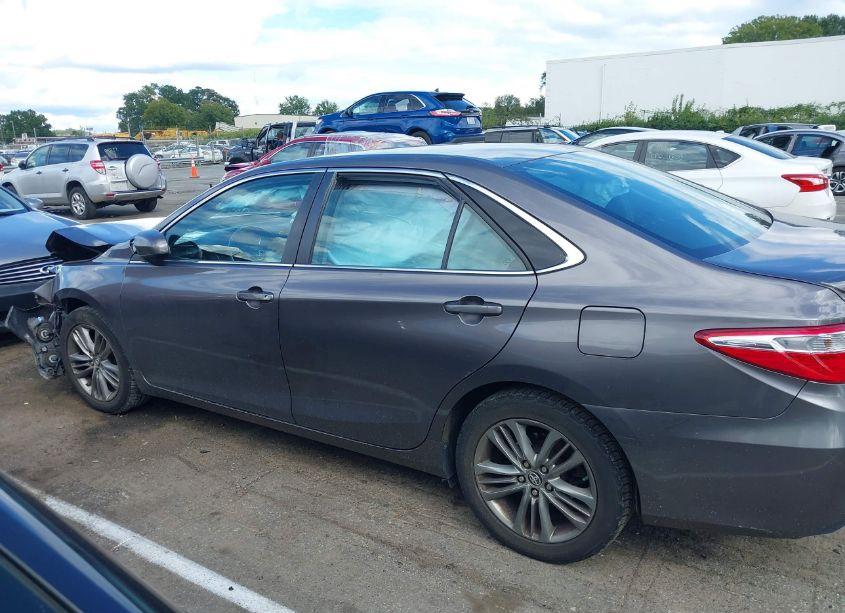 Photo 14 of 2015 Toyota Camry SE (VIN 4T1BF1FK5FU031148)