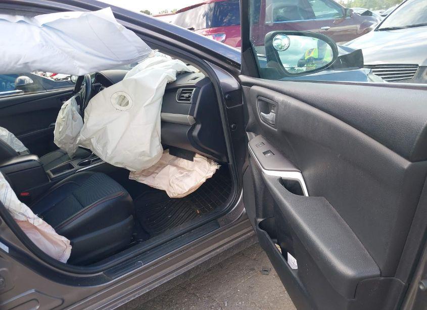 Photo 5 of 2015 Toyota Camry SE (VIN 4T1BF1FK5FU031148)