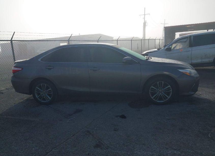 Photo 13 of 2015 Toyota Camry SE (VIN 4T1BF1FK5FU038939)