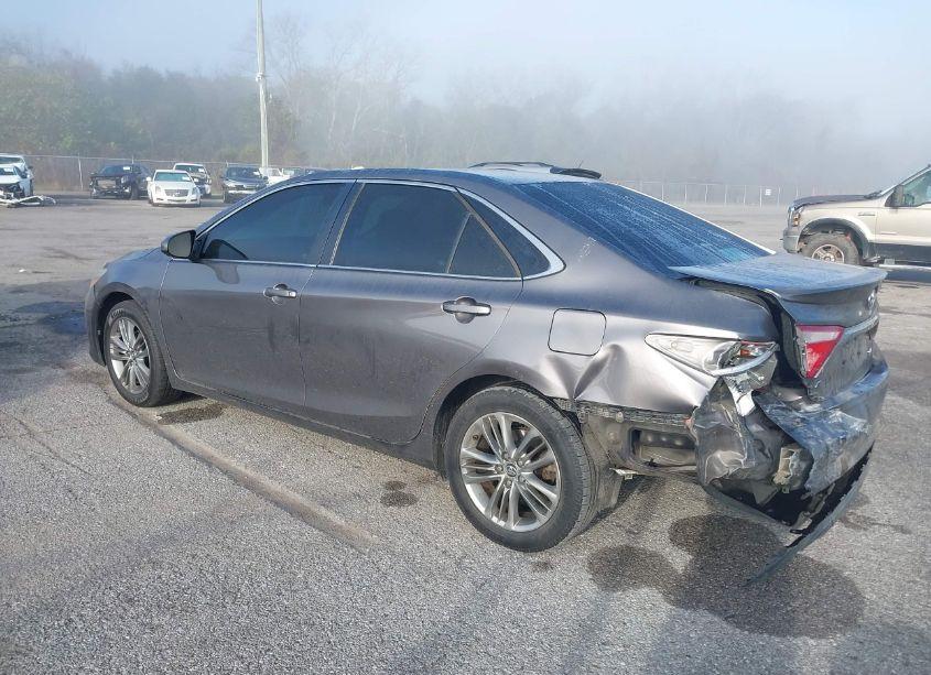 Photo 3 of 2015 Toyota Camry SE (VIN 4T1BF1FK5FU038939)