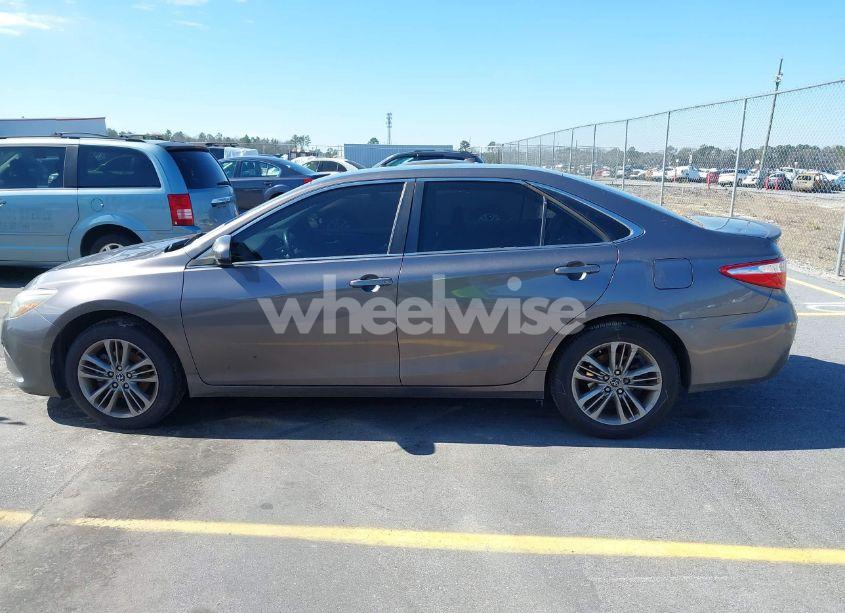 Photo 14 of 2015 Toyota Camry SE (VIN 4T1BF1FK5FU044482)