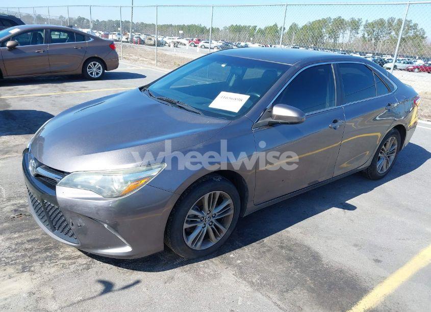 Photo 2 of 2015 Toyota Camry SE (VIN 4T1BF1FK5FU044482)