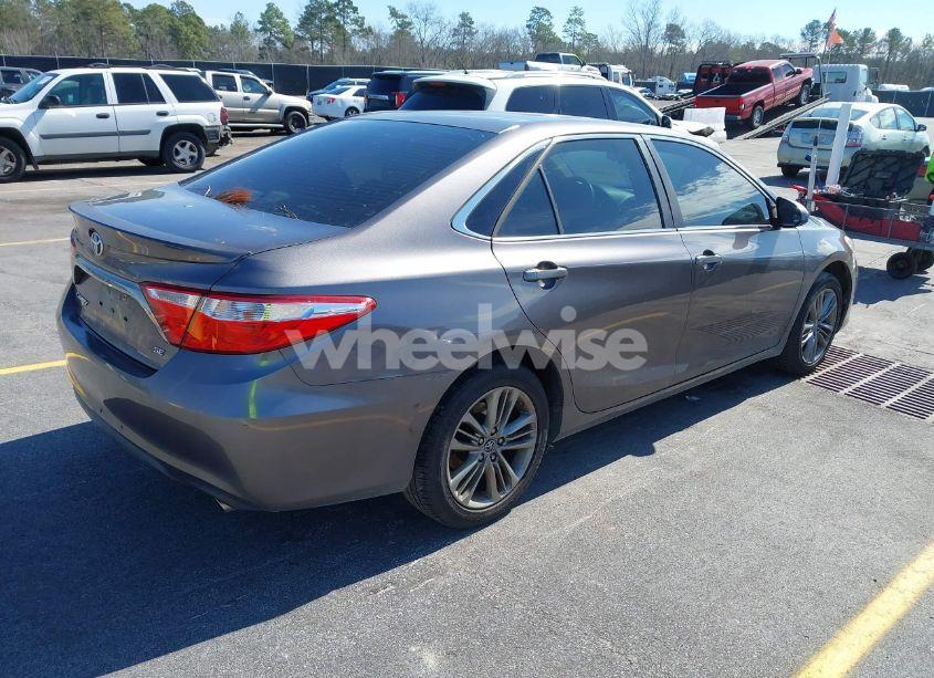 Photo 4 of 2015 Toyota Camry SE (VIN 4T1BF1FK5FU044482)