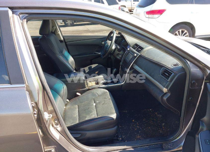 Photo 5 of 2015 Toyota Camry SE (VIN 4T1BF1FK5FU044482)