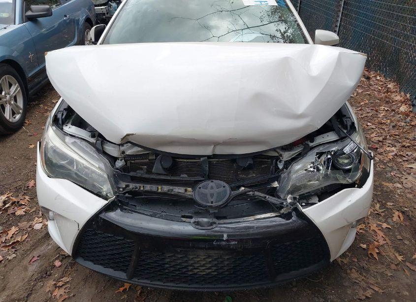 Photo 10 of 2015 Toyota Camry SE (VIN 4T1BF1FK5FU056082)