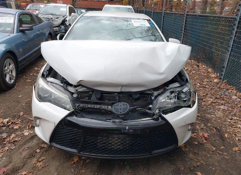 Photo 12 of 2015 Toyota Camry SE (VIN 4T1BF1FK5FU056082)