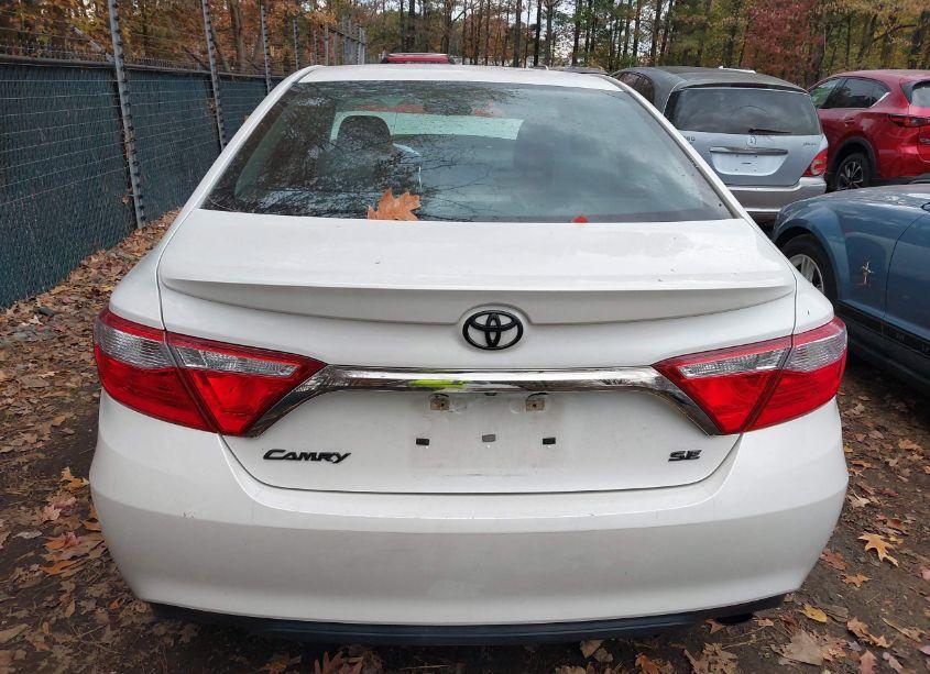 Photo 16 of 2015 Toyota Camry SE (VIN 4T1BF1FK5FU056082)
