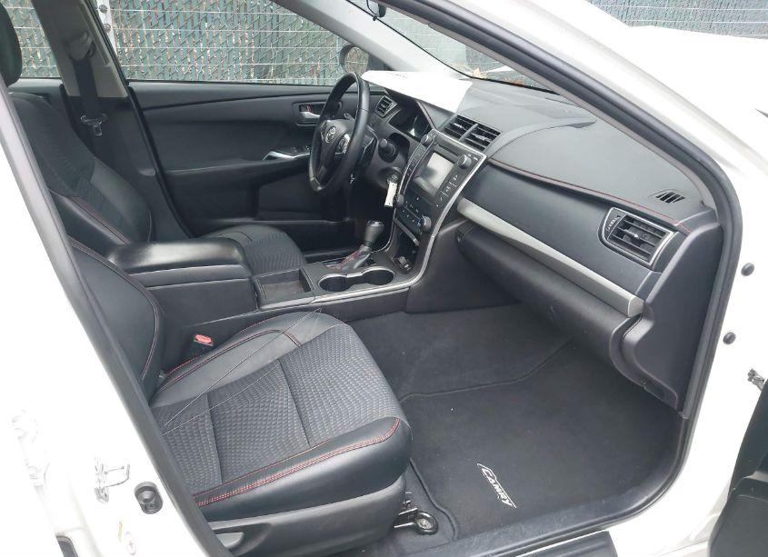 Photo 5 of 2015 Toyota Camry SE (VIN 4T1BF1FK5FU056082)