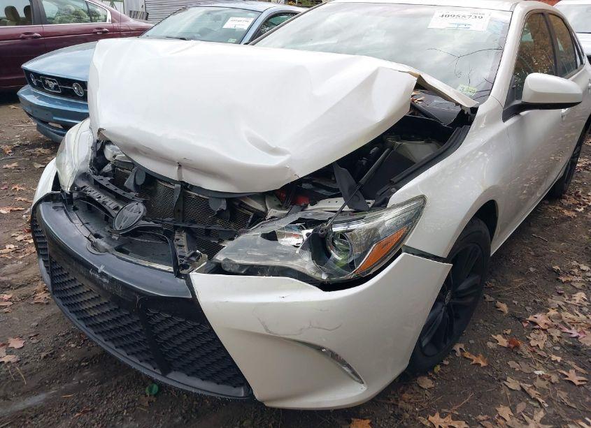 Photo 6 of 2015 Toyota Camry SE (VIN 4T1BF1FK5FU056082)