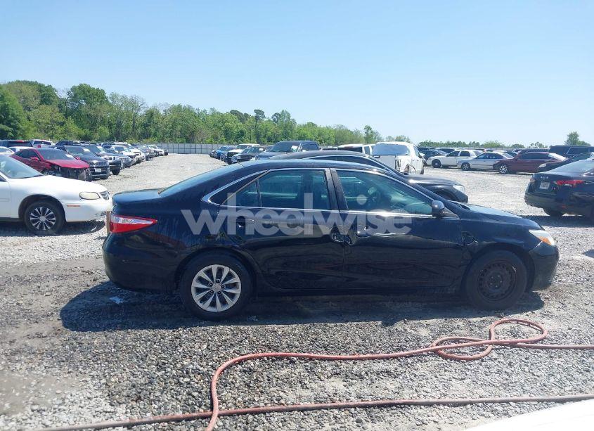 Photo 13 of 2015 Toyota Camry LE (VIN 4T1BF1FK5FU063680)