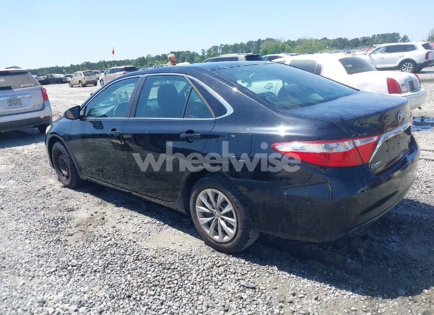 Photo 3 of 2015 Toyota Camry LE (VIN 4T1BF1FK5FU063680)