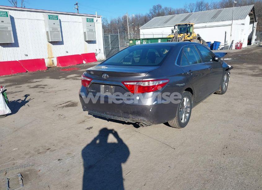 Photo 4 of 2015 Toyota Camry SE (VIN 4T1BF1FK5FU064697)