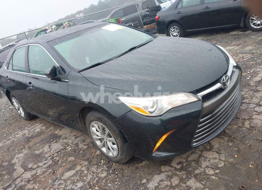 2015 Toyota Camry LE/SE/XLE/XSE (VIN 4T1BF1FK5FU105278) main photo