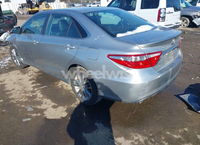 Photo 3 of 2015 Toyota Camry SE (VIN 4T1BF1FK5FU109878)