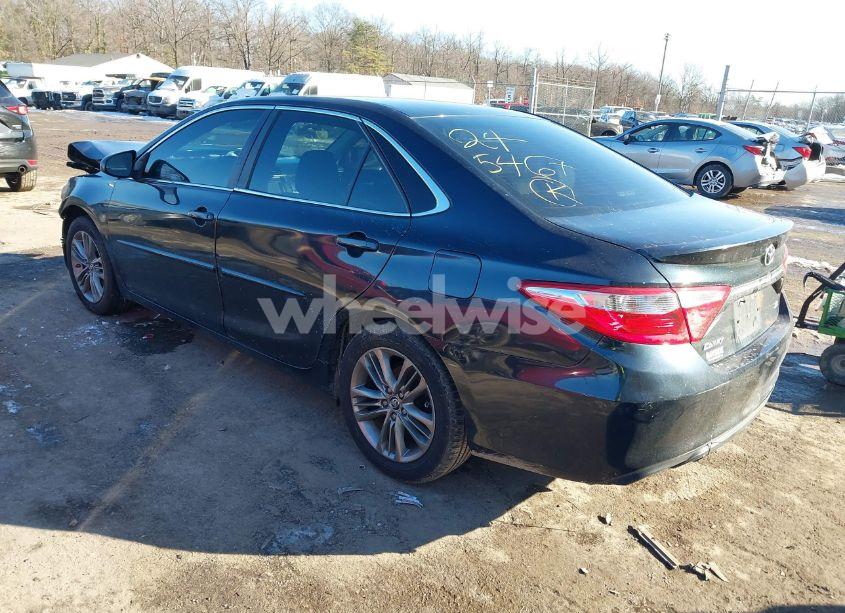 Photo 3 of 2015 Toyota Camry SE (VIN 4T1BF1FK5FU113770)