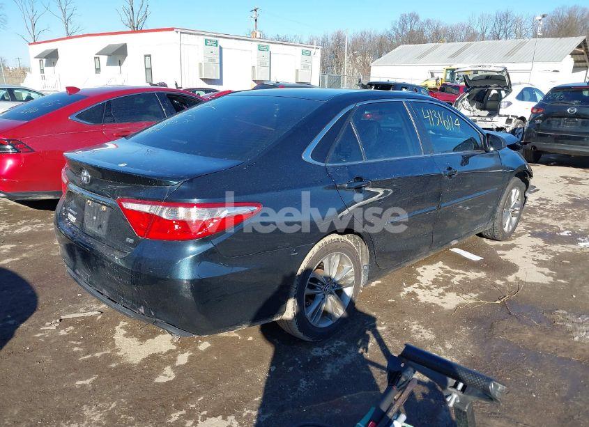 Photo 4 of 2015 Toyota Camry SE (VIN 4T1BF1FK5FU113770)