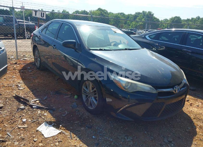 2015 Toyota Camry SE (VIN 4T1BF1FK5FU115342) main photo