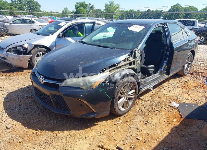 Photo 2 of 2015 Toyota Camry SE (VIN 4T1BF1FK5FU115342)