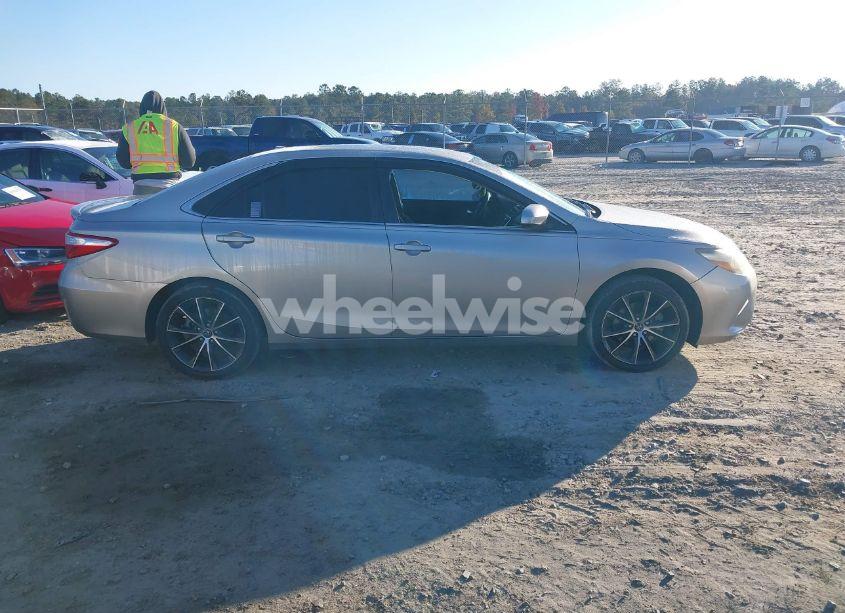 Photo 13 of 2015 Toyota Camry XSE (VIN 4T1BF1FK5FU475890)