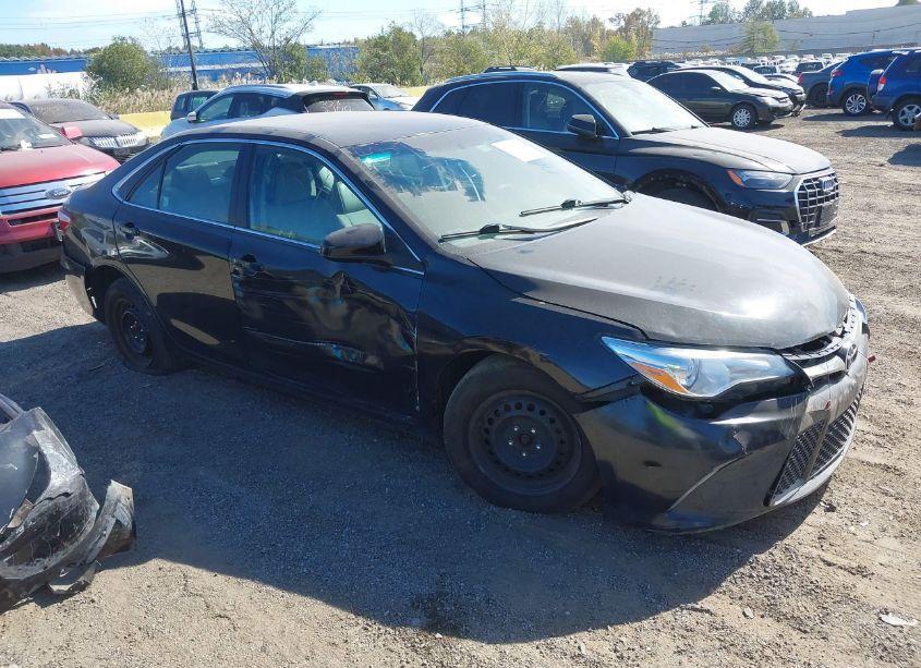 2015 Toyota Camry SE (VIN 4T1BF1FK5FU498439) main photo