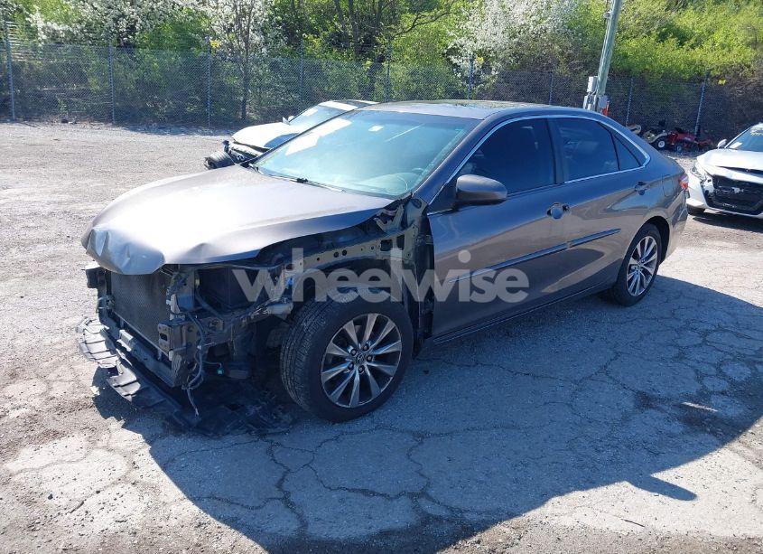 Photo 2 of 2015 Toyota Camry XLE (VIN 4T1BF1FK5FU877473)