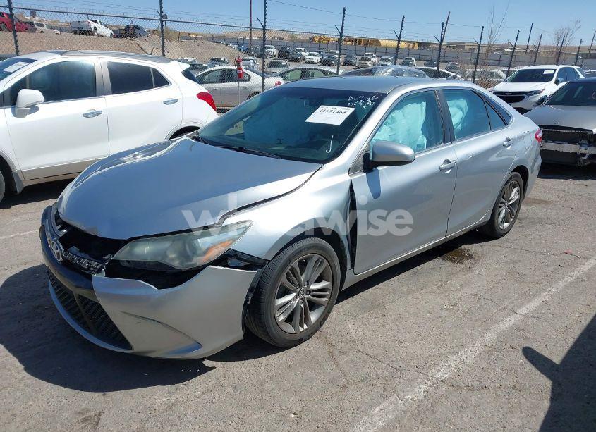 Photo 2 of 2015 Toyota Camry SE (VIN 4T1BF1FK5FU883001)