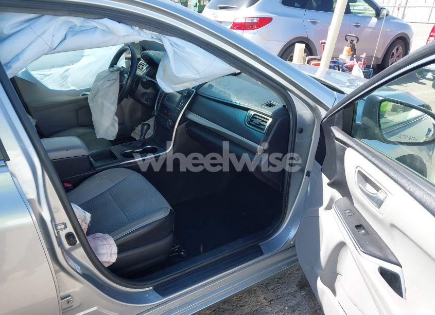 Photo 5 of 2015 Toyota Camry SE (VIN 4T1BF1FK5FU883001)