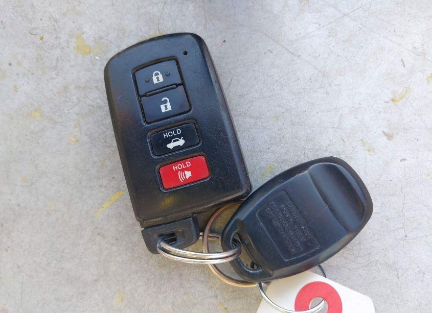 Photo 11 of 2015 Toyota Camry XLE (VIN 4T1BF1FK5FU884696)