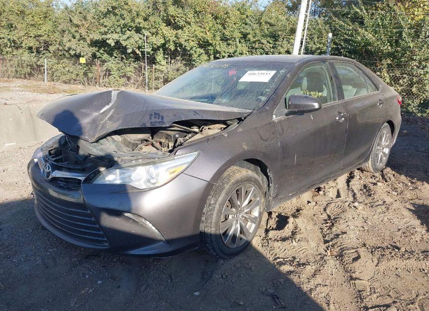 Photo 2 of 2015 Toyota Camry XLE (VIN 4T1BF1FK5FU884696)