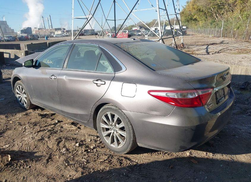 Photo 3 of 2015 Toyota Camry XLE (VIN 4T1BF1FK5FU884696)