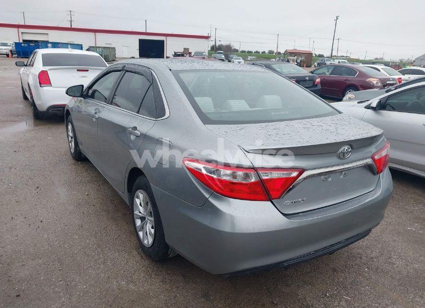 Photo 3 of 2015 Toyota Camry LE (VIN 4T1BF1FK5FU885296)