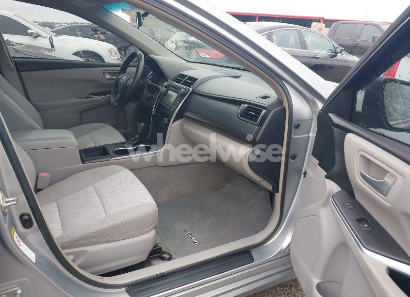 Photo 5 of 2015 Toyota Camry LE (VIN 4T1BF1FK5FU885296)