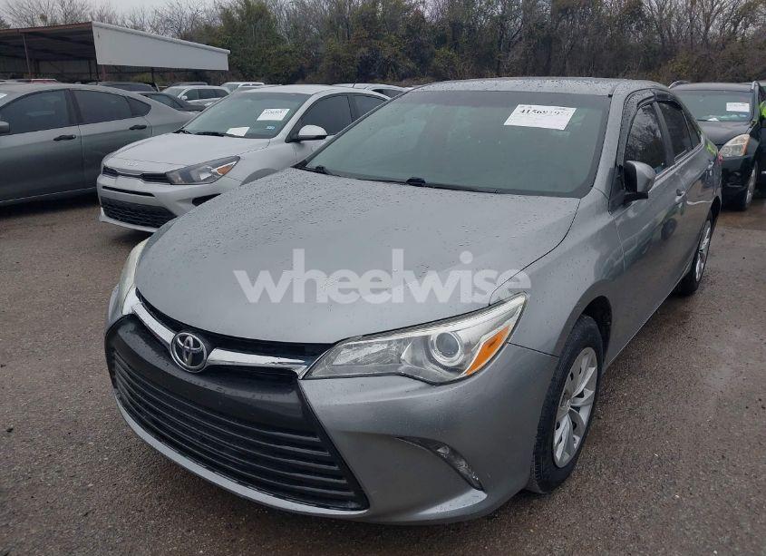 Photo 6 of 2015 Toyota Camry LE (VIN 4T1BF1FK5FU885296)