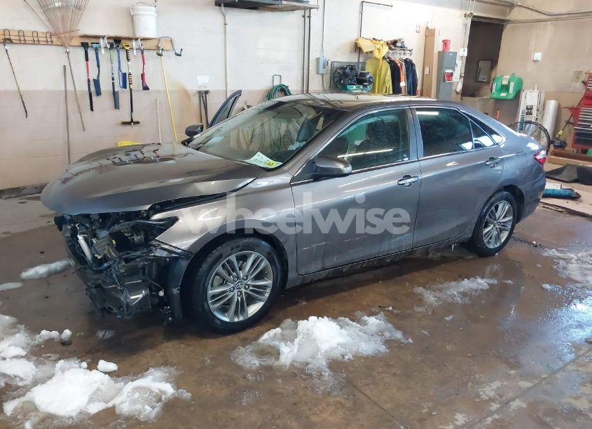 Photo 2 of 2015 Toyota Camry SE (VIN 4T1BF1FK5FU888716)