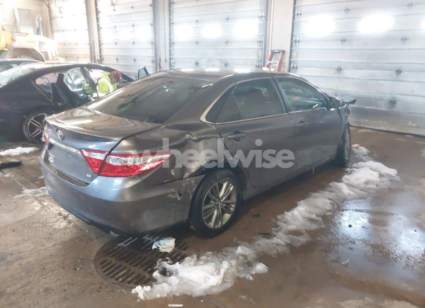 Photo 4 of 2015 Toyota Camry SE (VIN 4T1BF1FK5FU888716)