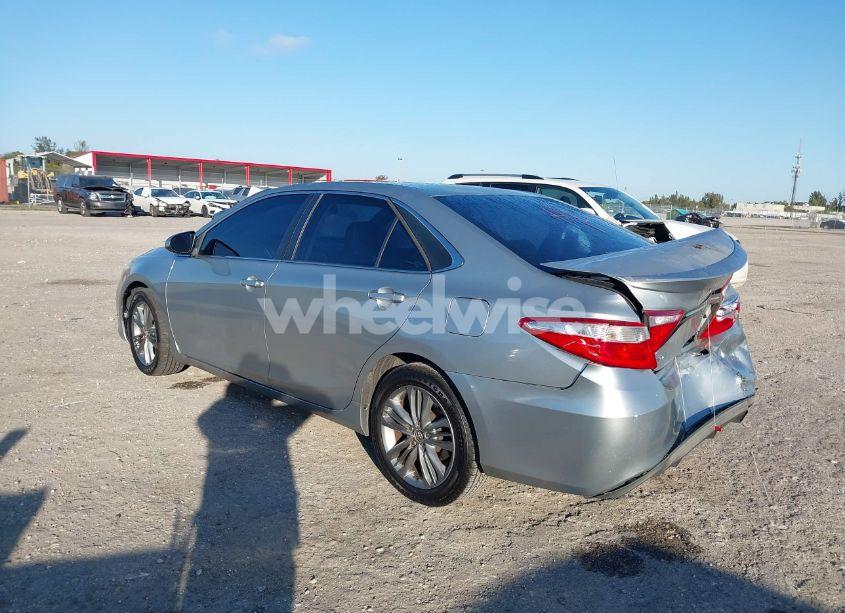 Photo 3 of 2015 Toyota Camry SE (VIN 4T1BF1FK5FU897304)