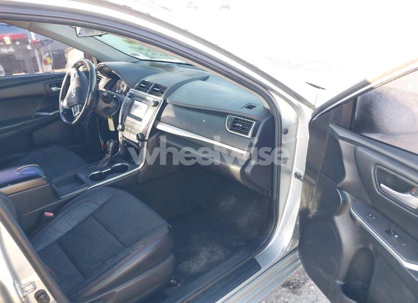 Photo 5 of 2015 Toyota Camry SE (VIN 4T1BF1FK5FU897304)