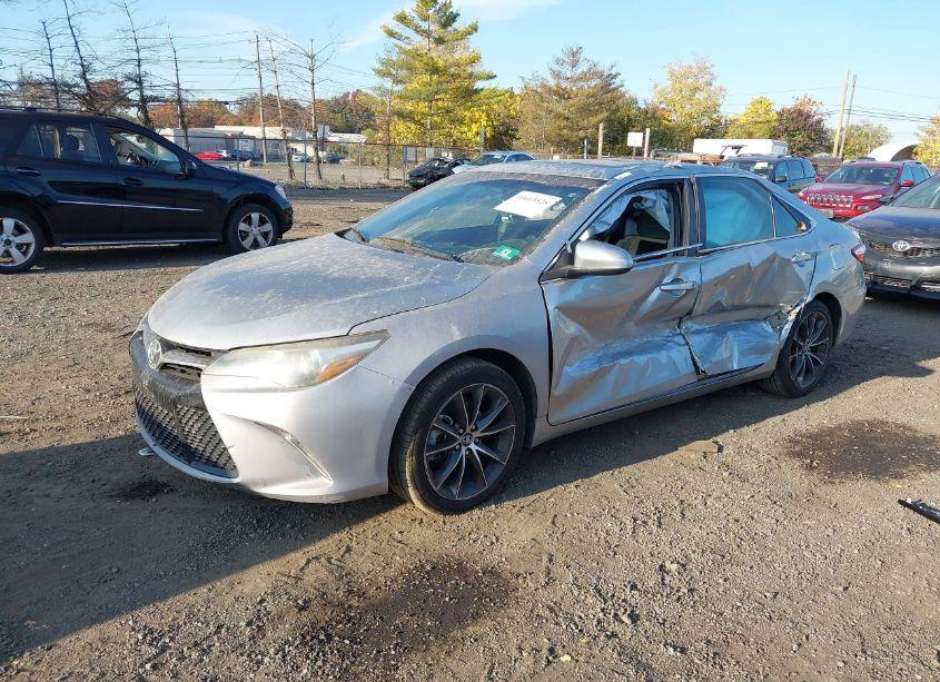 Photo 2 of 2015 Toyota Camry XSE (VIN 4T1BF1FK5FU902887)