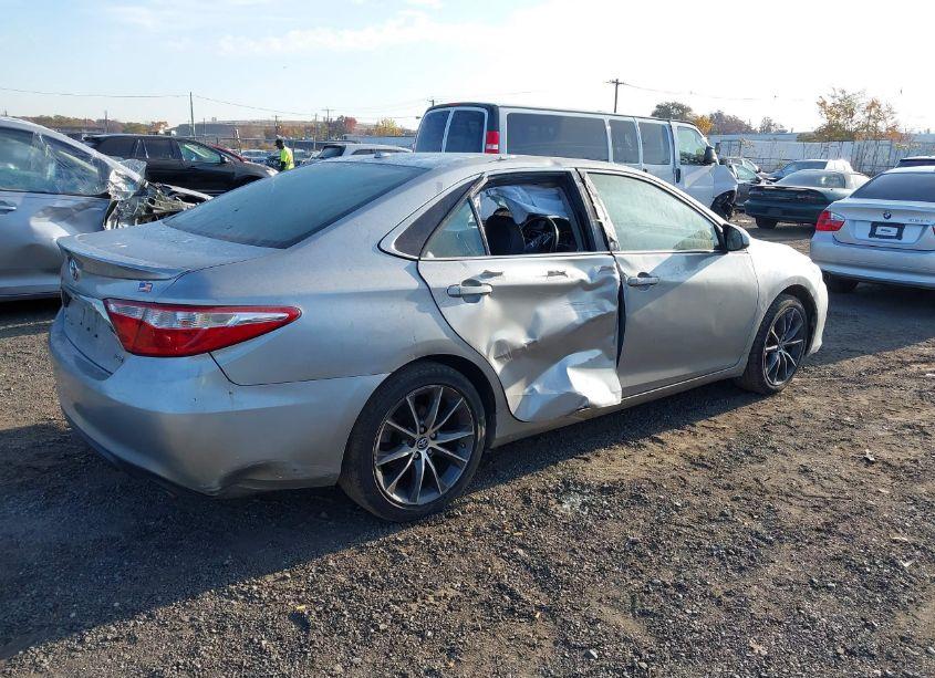 Photo 4 of 2015 Toyota Camry XSE (VIN 4T1BF1FK5FU902887)