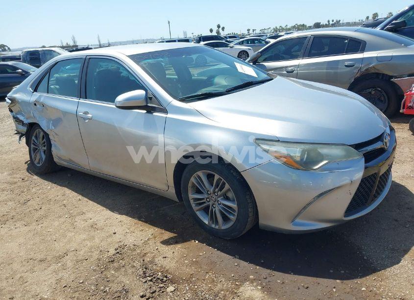 2015 Toyota Camry SE (VIN 4T1BF1FK5FU910908) main photo