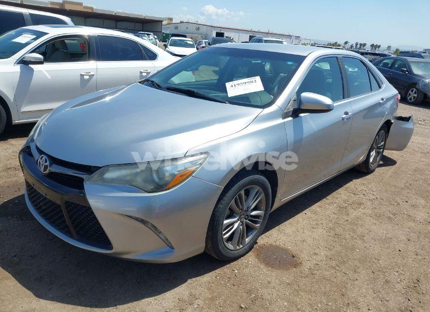 Photo 2 of 2015 Toyota Camry SE (VIN 4T1BF1FK5FU910908)