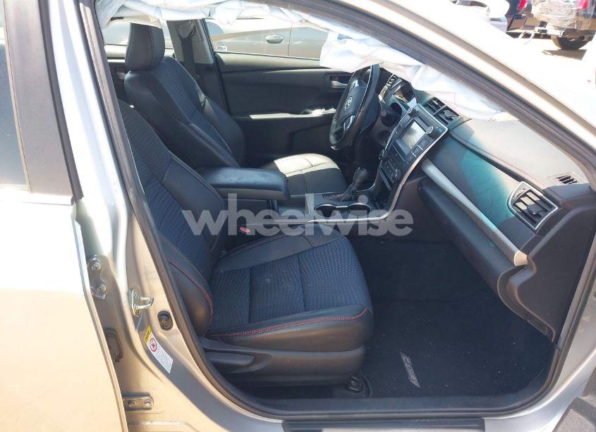 Photo 5 of 2015 Toyota Camry SE (VIN 4T1BF1FK5FU910908)